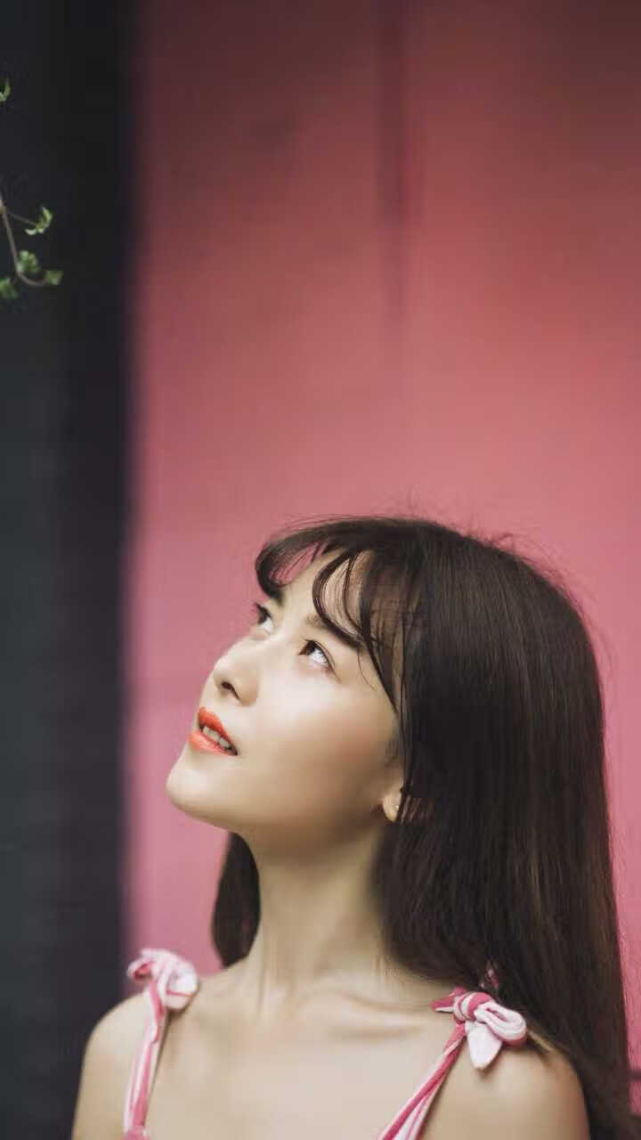 体育纪录片关注双语运动员成长历程，有关体育史的纪录片